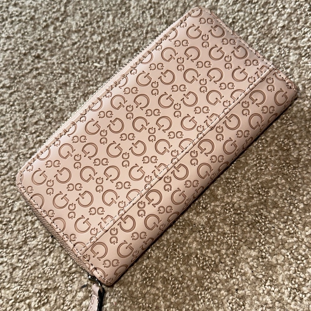 Guess Wallet - Picture 3 of 3